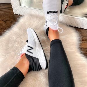 Like New NB Roav Sneakers